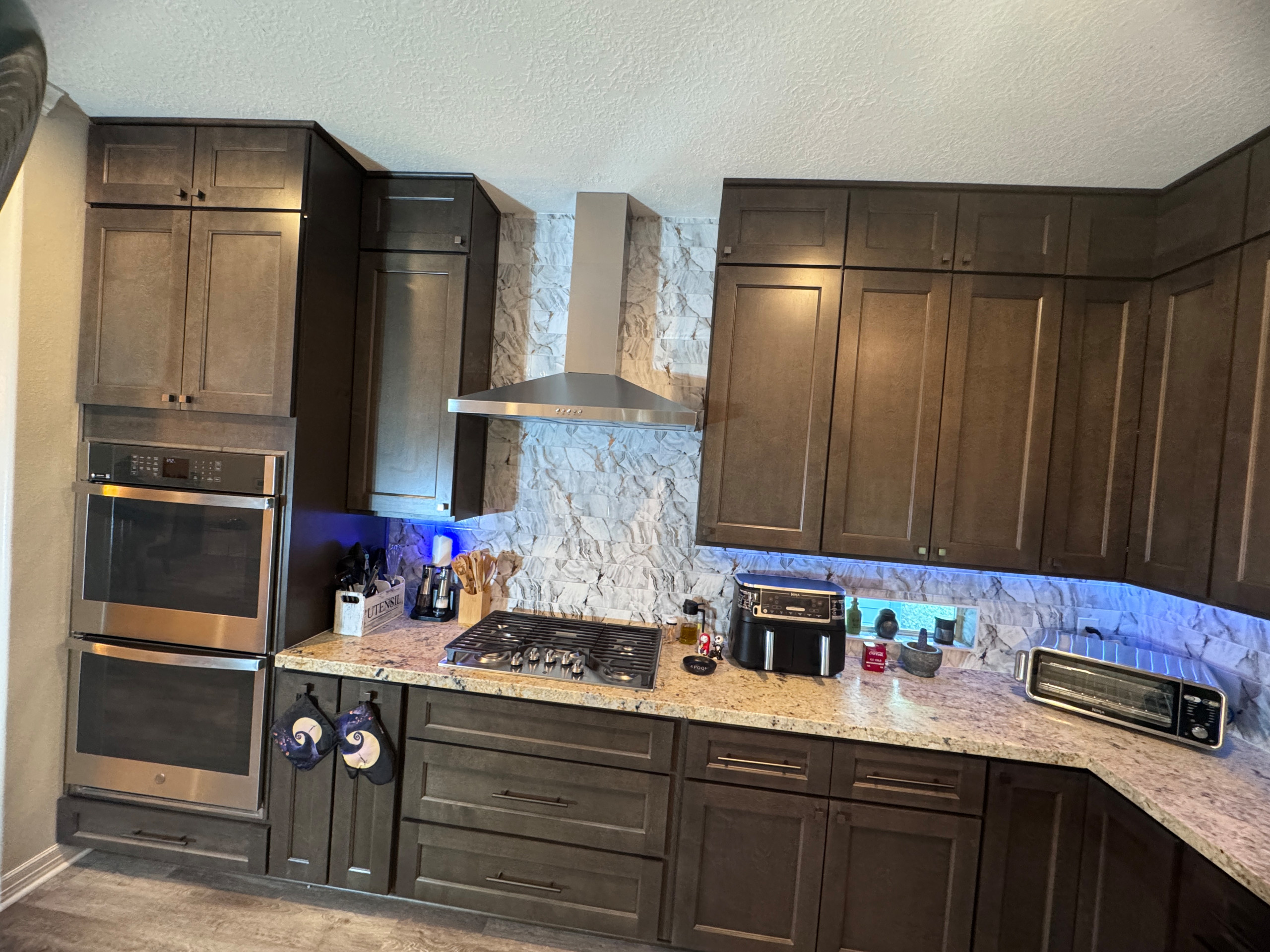 Contemporary KItchen Remodeling in Tomaball