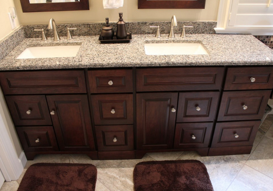 This is an example of a traditional master bathroom in Raleigh.