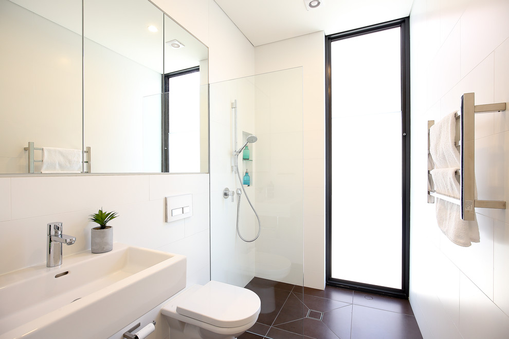 Inspiration for a modern bathroom in Sydney.