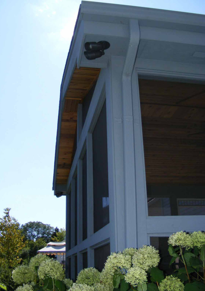Screened Porch with Dog Wash
