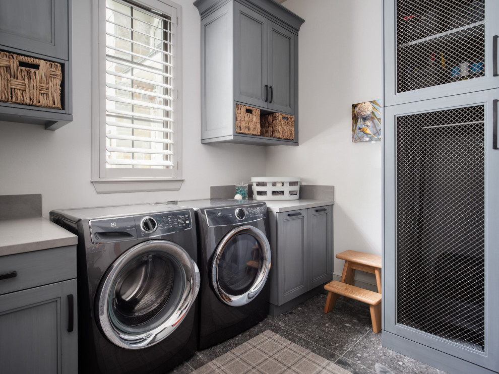 Laundry room - transitional laundry room idea in Houston
