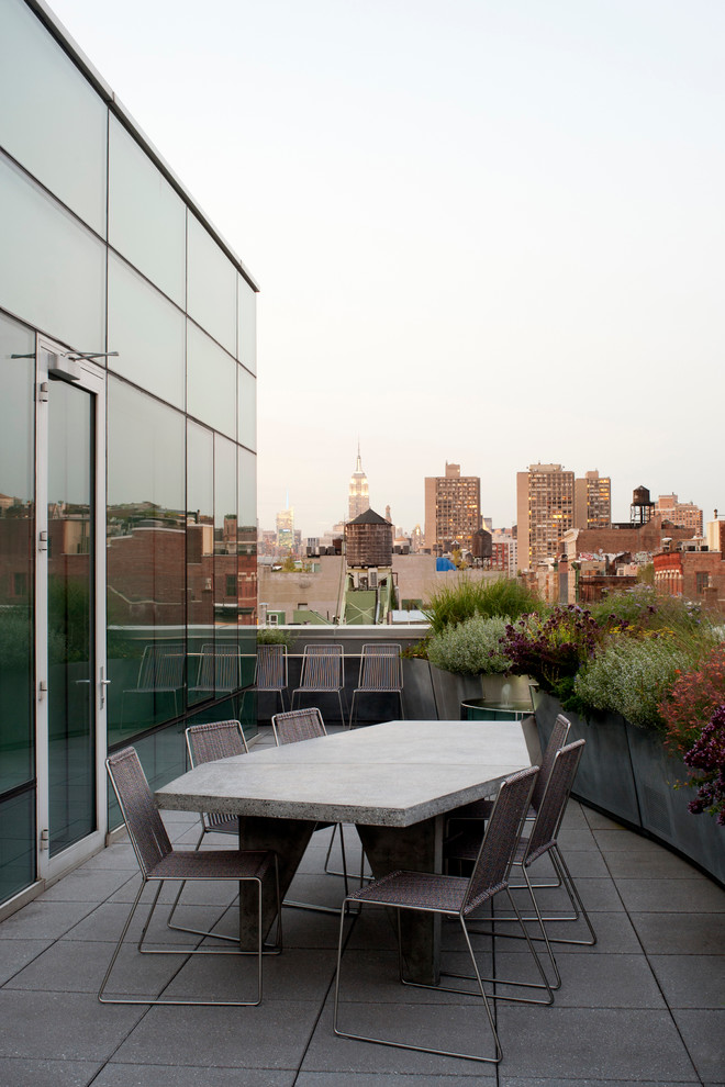 Design ideas for a contemporary balcony in New York with no cover.