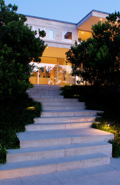 Flying Point Residence minimalistisch-garten