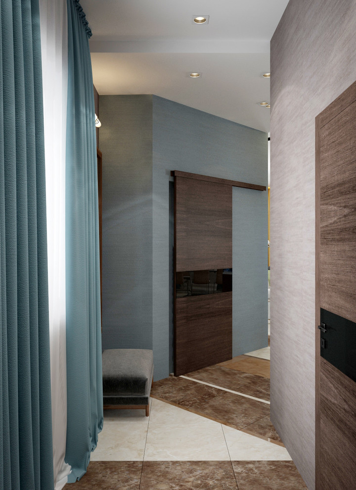 вид на входную дверь