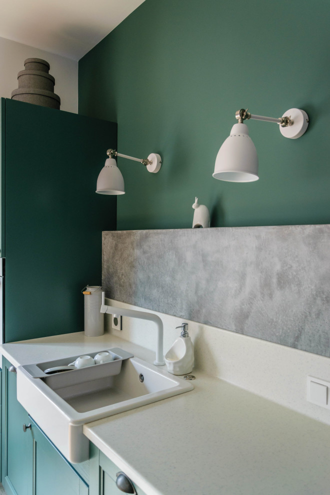 Пыльно-зеленая кухня