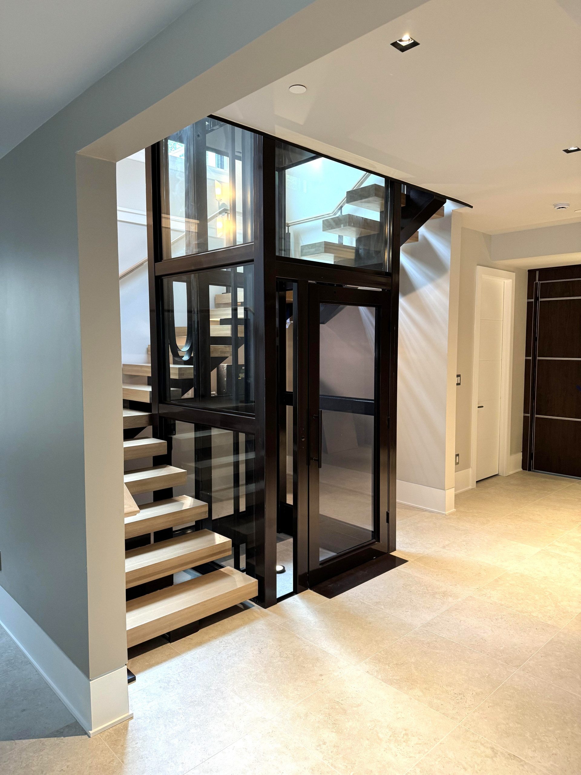 136_Modern Mono-Beam Encircling Glass Elevator, Bethesda, MD 20814