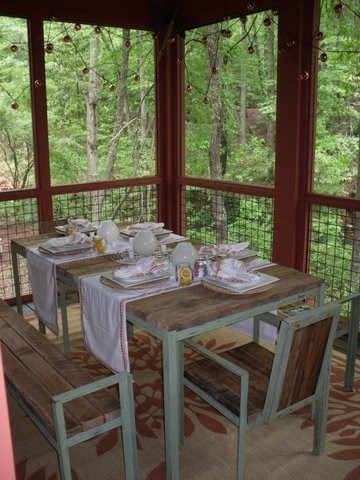 Example of a classic deck design in Atlanta