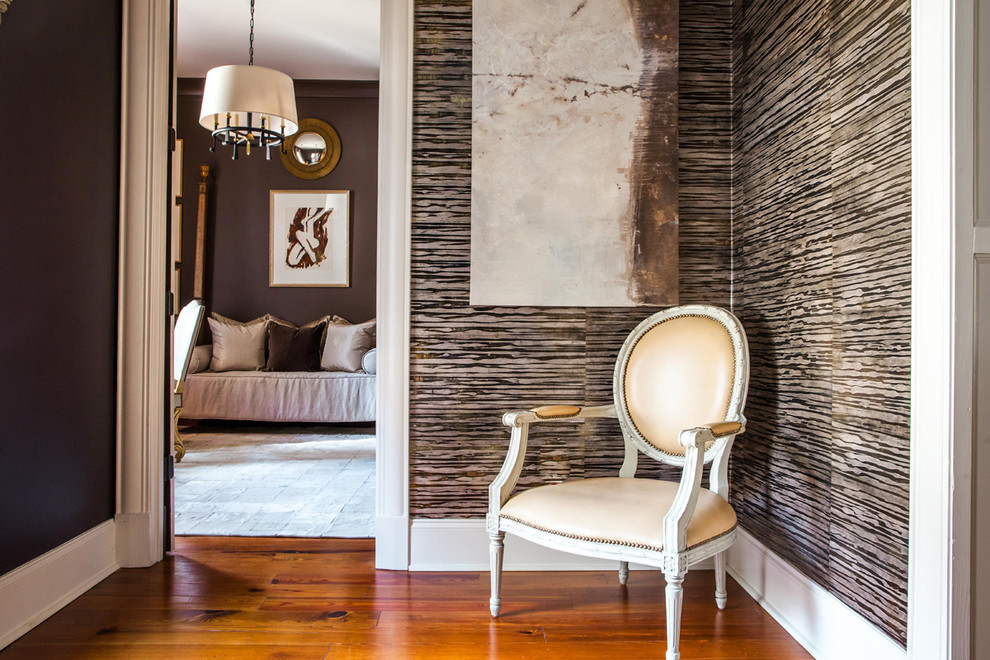 Example of a transitional entryway design in Jackson