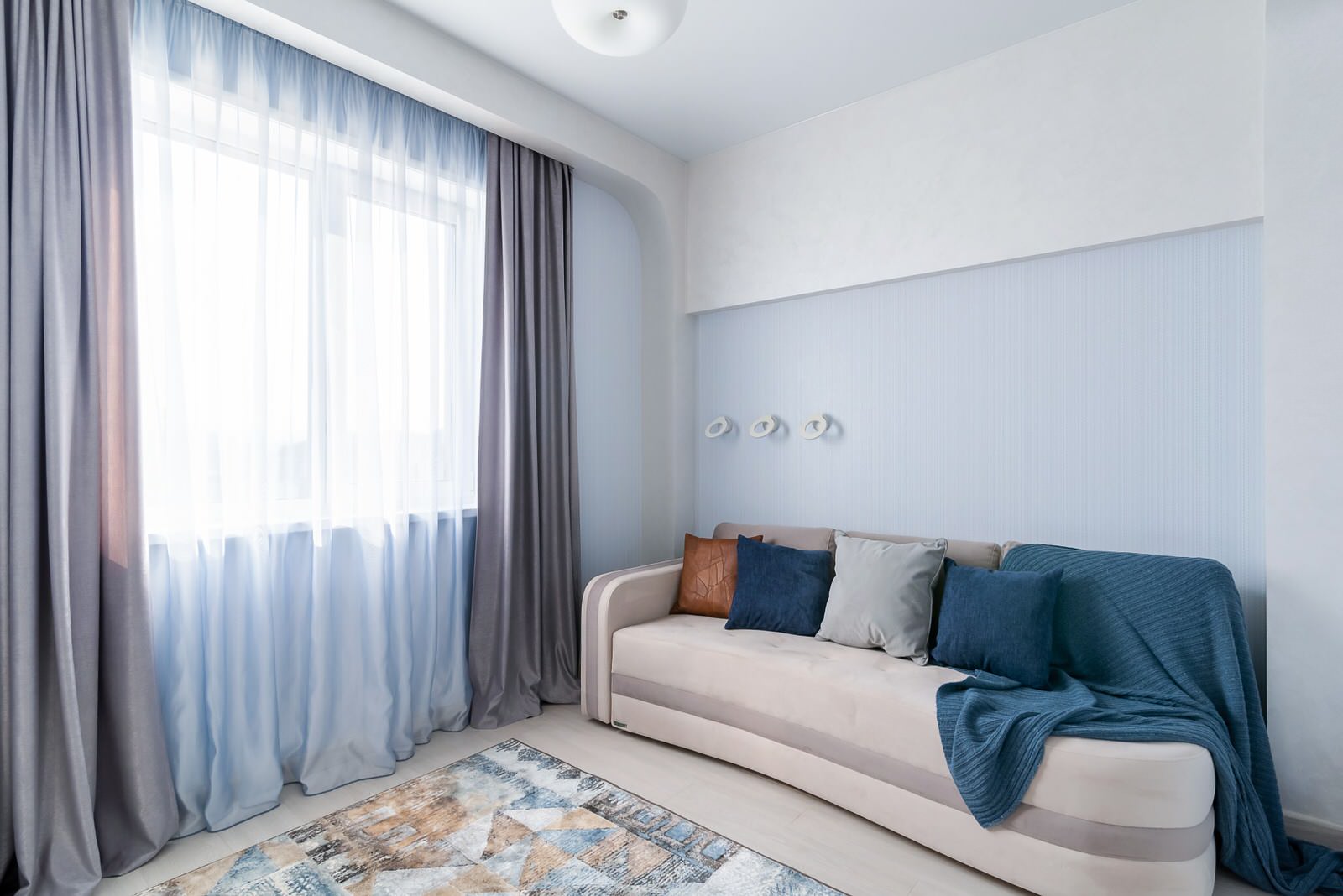 Дом с ирисом