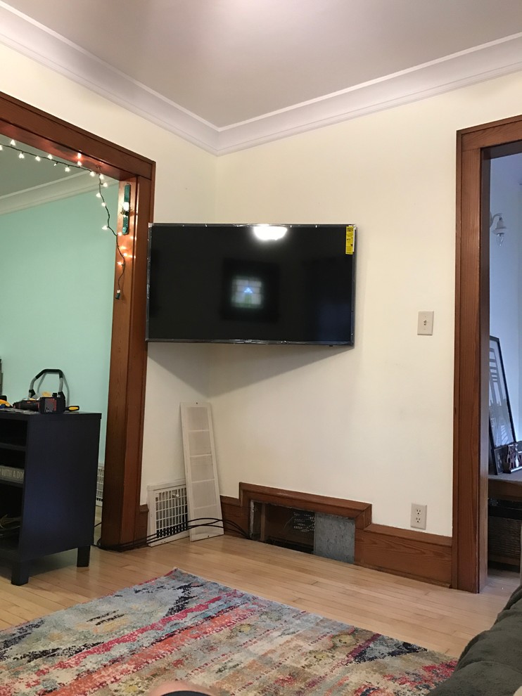 Ideas for a console table under wall-mounted TV