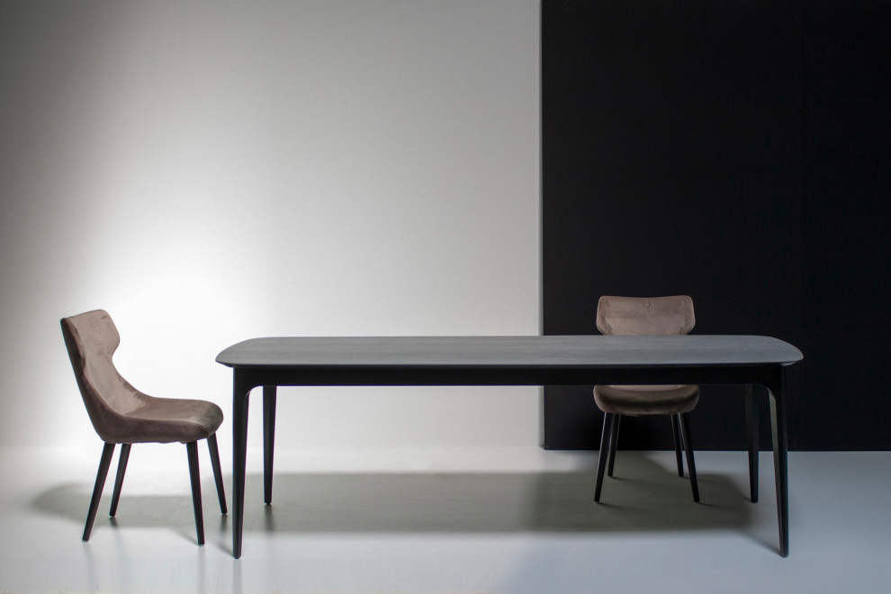 Обеденный стол