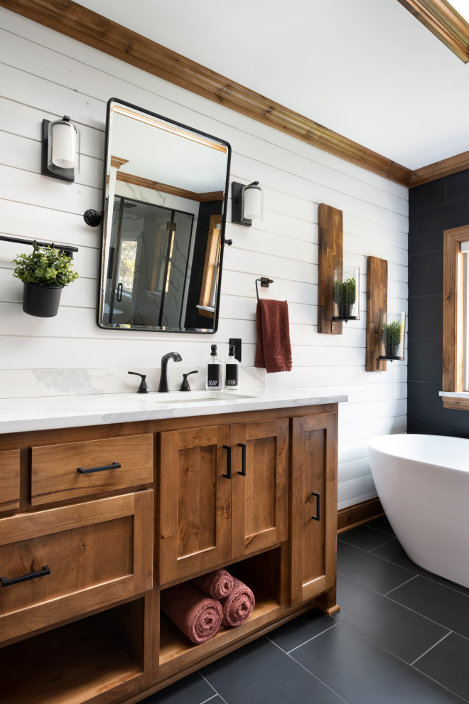 Country bathroom photo in Minneapolis