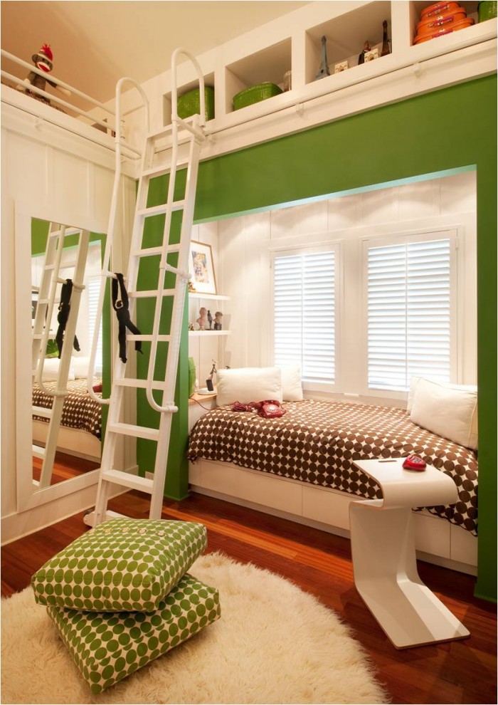 Transitional kids' bedroom in Hawaii with green walls for girls.