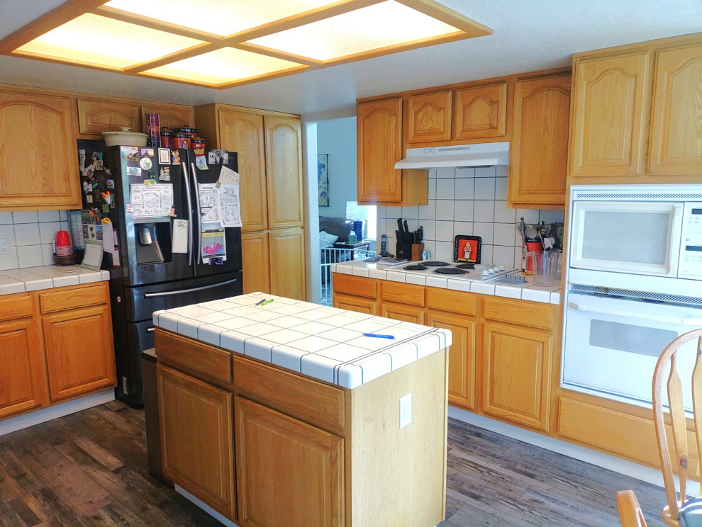 Kitchen - transitional kitchen idea