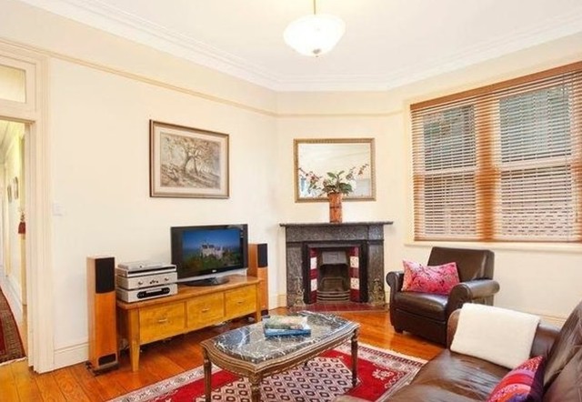 Terrace House traditional-living-room