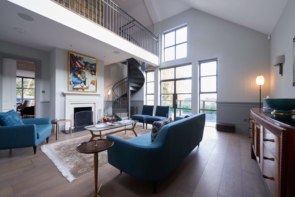 Photo of a transitional living room in London.