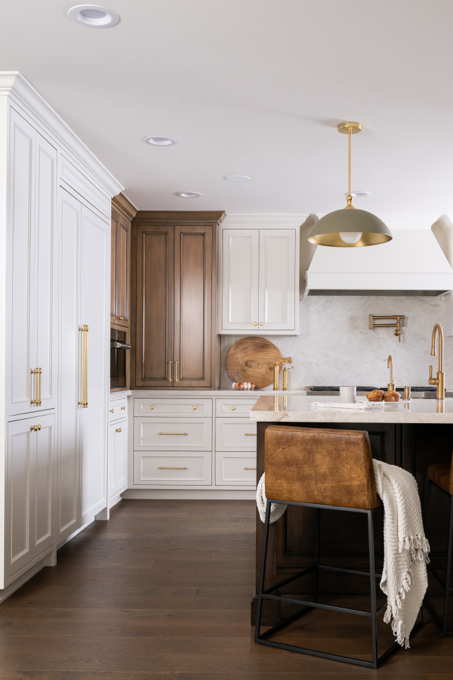Transitional kitchen photo in Orange County