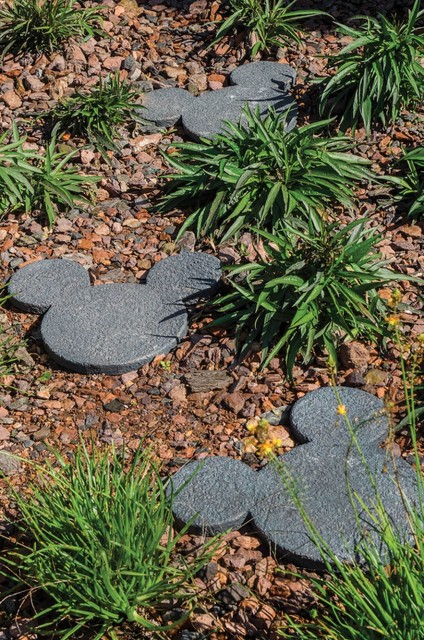 Smart Wth A Smile modern-garten