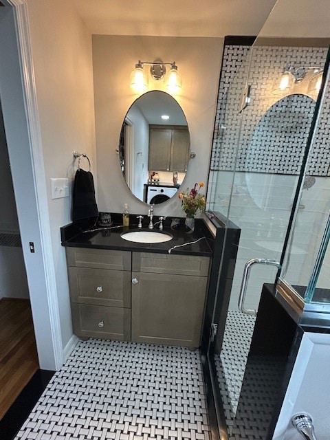 Waterfront Bungalow Bath Laundry Combo