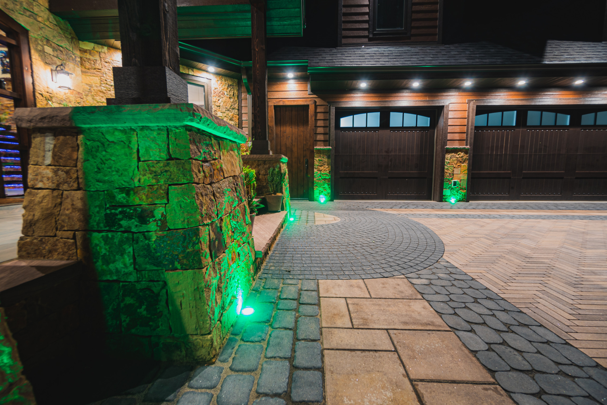 Award Winning Driveway Courtyard