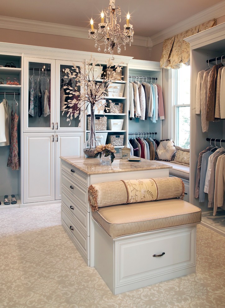 Design ideas for a traditional storage and wardrobe in Austin.