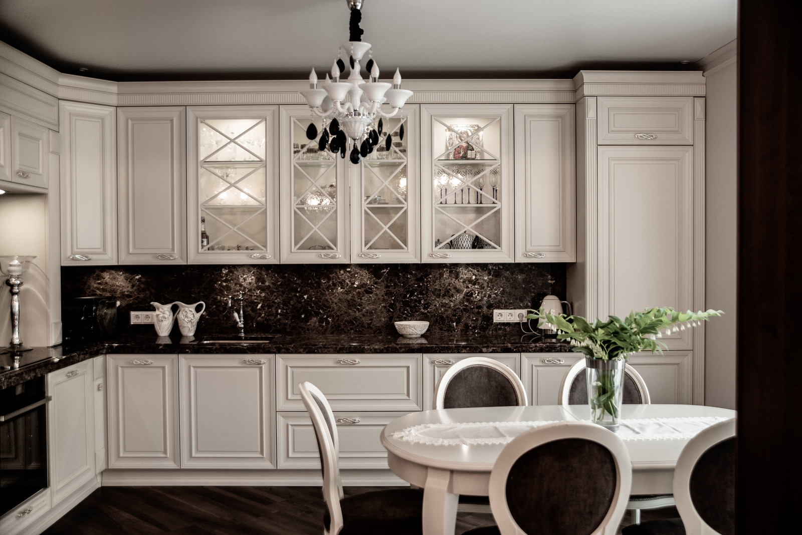 Unica. Черное и Белое.