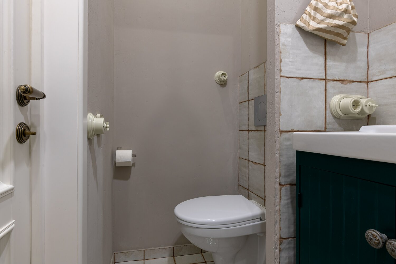 ...И под аркой на Галерной наши тени навсегда...