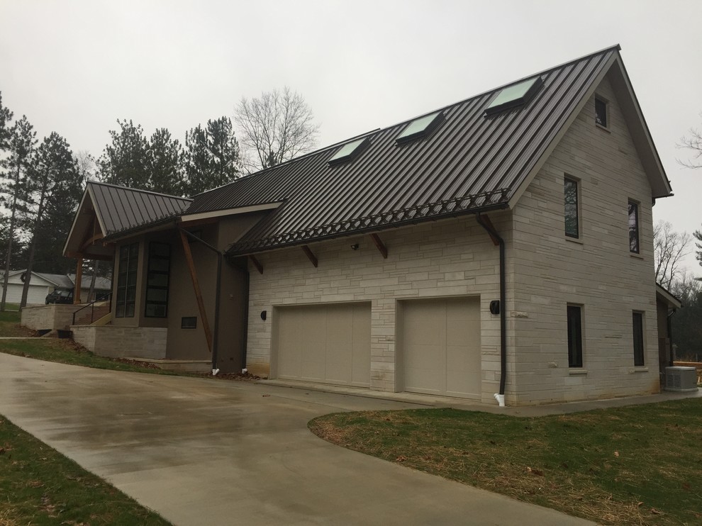 Inspiration for a transitional home design remodel in Indianapolis