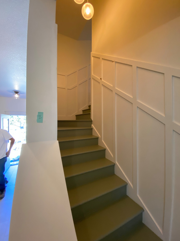 Stair wainscoting