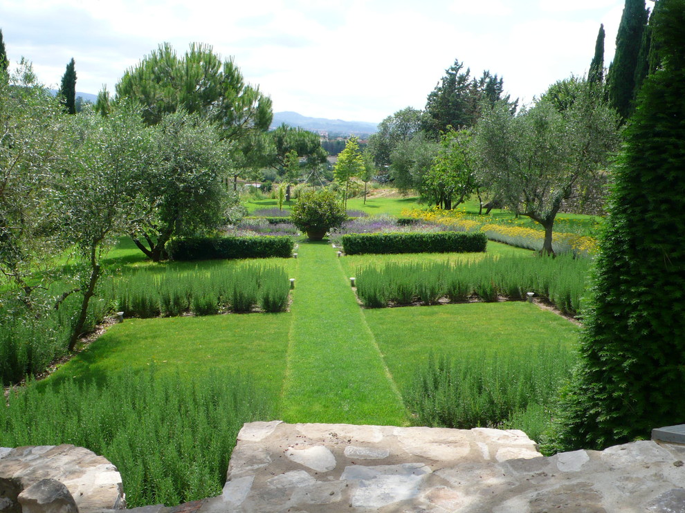 Modern backyard garden in Florence.