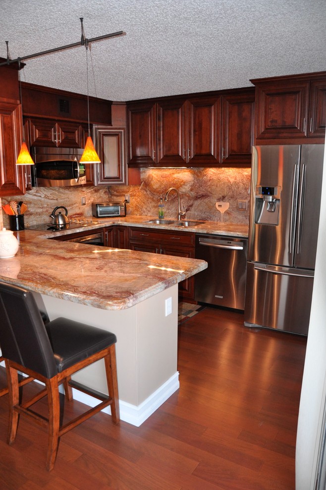 Kitchen - transitional kitchen idea in Miami