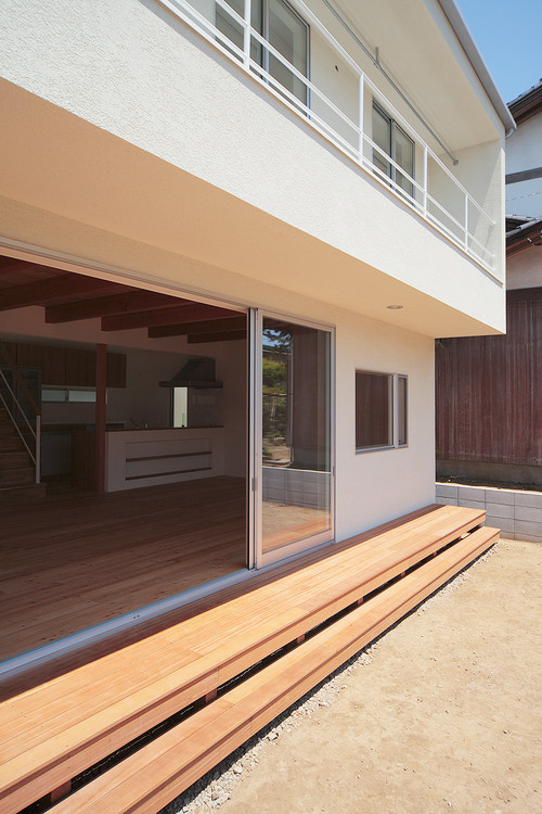 縁側で寛ぐ豊かな暮らし 日本家屋から現代の洋風建築まで縁側のある家をご紹介 Folk