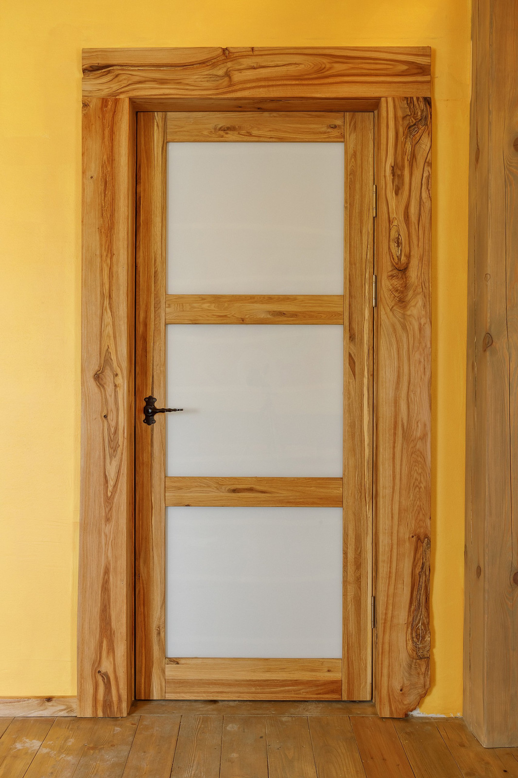 Дверь дубовая со стеклом