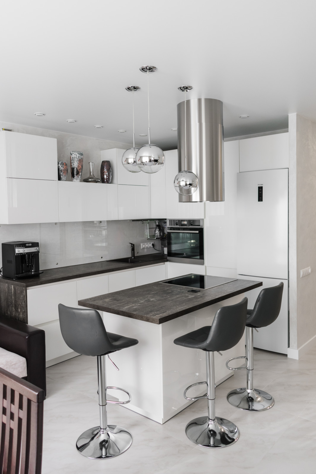 Два пространства на одной территории. Двухкомнатная квартира для семьи медиков.