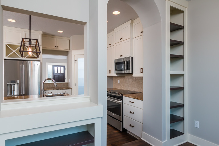 Kitchen - transitional kitchen idea