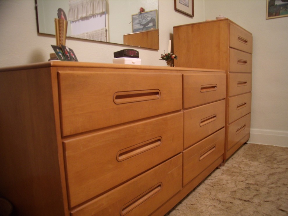 Need help selling MCM furniturewho is maker?