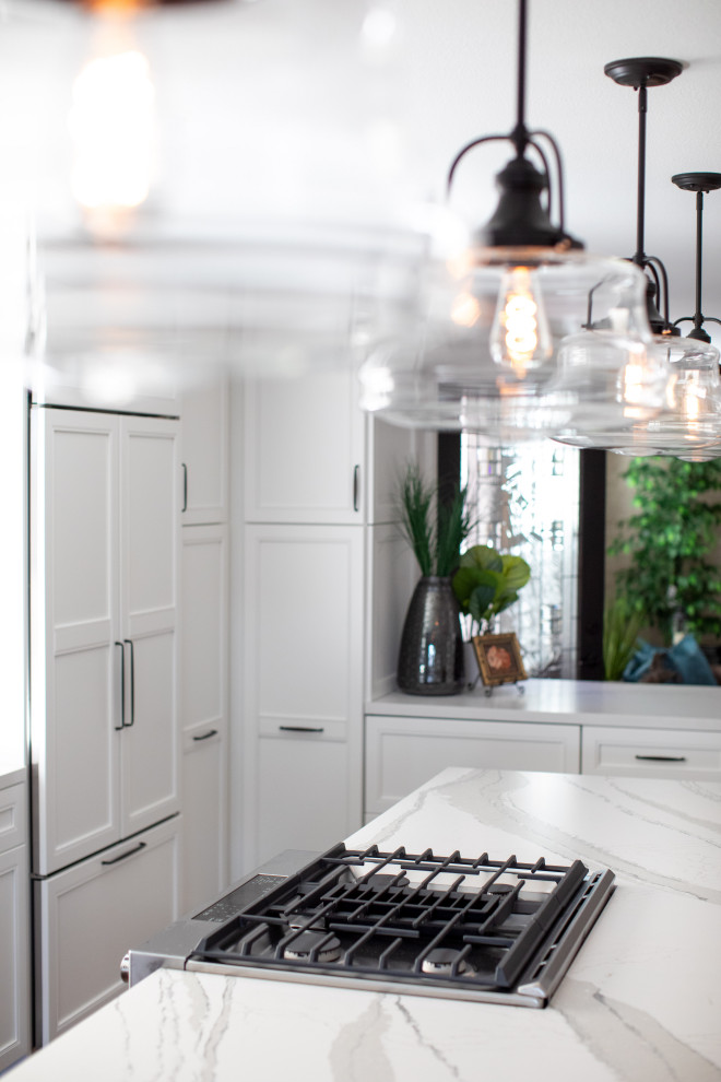 Transitional kitchen photo in Orange County