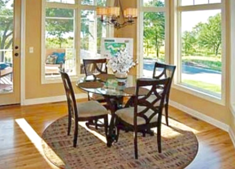 Example of a transitional dining room design in Chicago