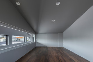 モダンスタイルのおしゃれな寝室 グレーの天井 のインテリア画像 75選 22年9月 Houzz ハウズ