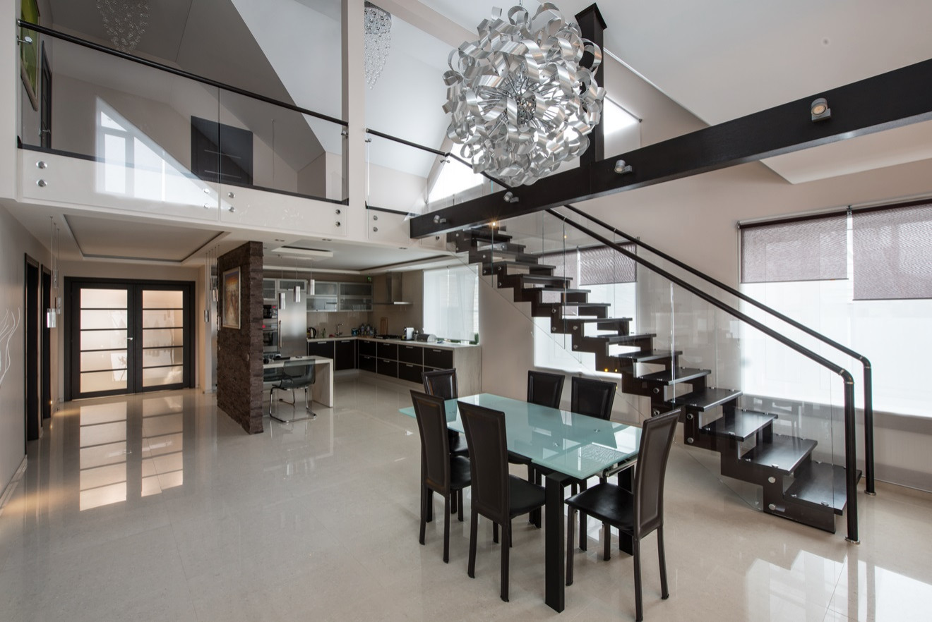 Лестницы на металлическом косоуре