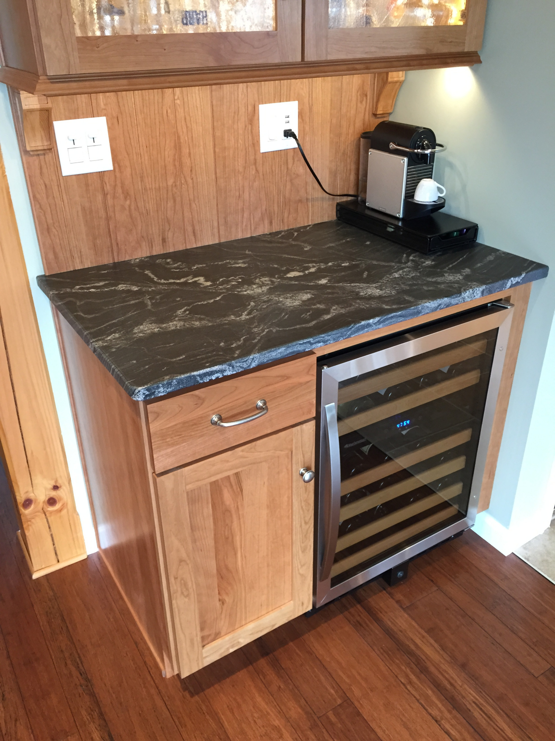 Natural Cherry with "Silver Waves" Leather Granite