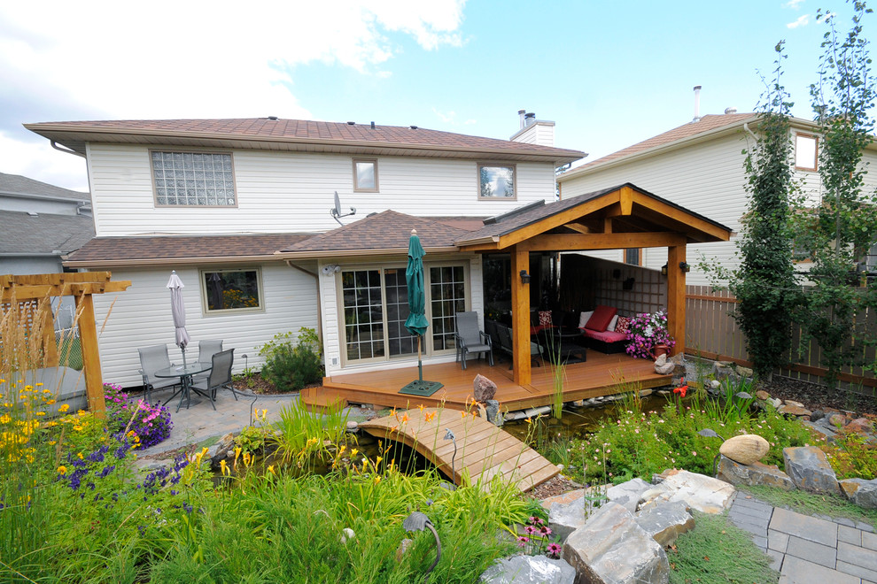 Transitional deck photo in Calgary