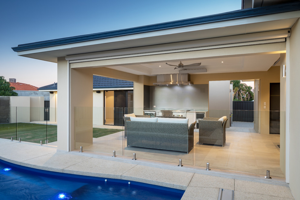 Photo of a contemporary patio in Perth.