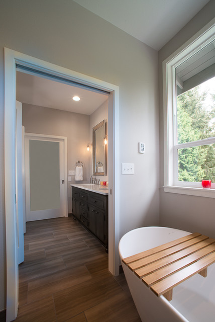 Rhapsody in Grey modern-badezimmer