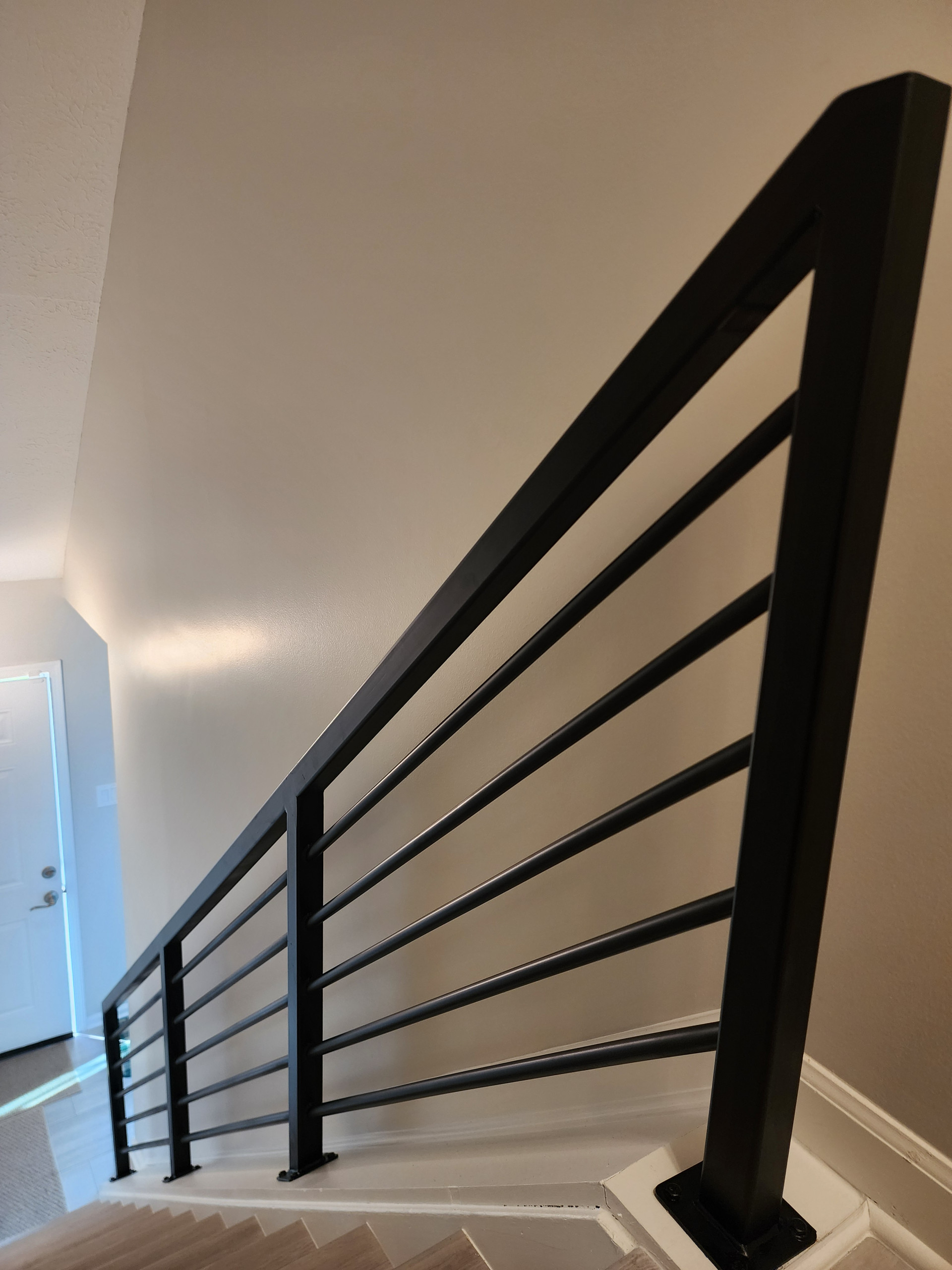 Sturdy indoor guardrail