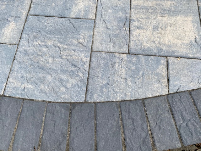 Cambridge - Sherwood Ledgestone 3 pc.-Montauk Pavers with coal border