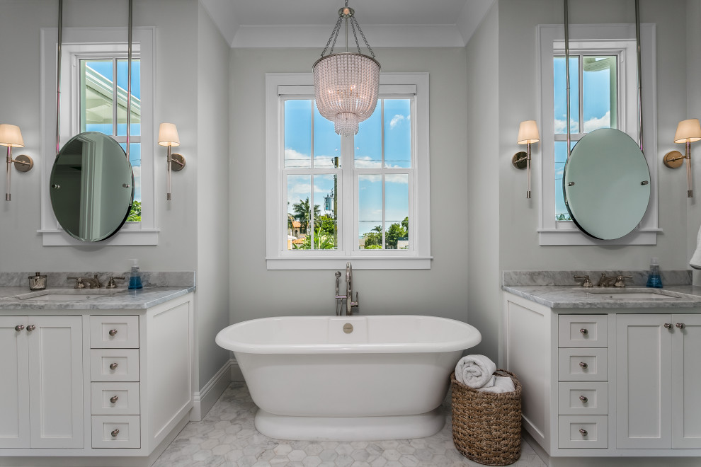Источник вдохновения для домашнего уюта: большая ванная комната в морском стиле