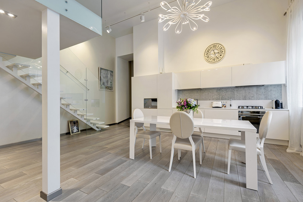 Белоснежная квартира в центре Санкт-Петербурга