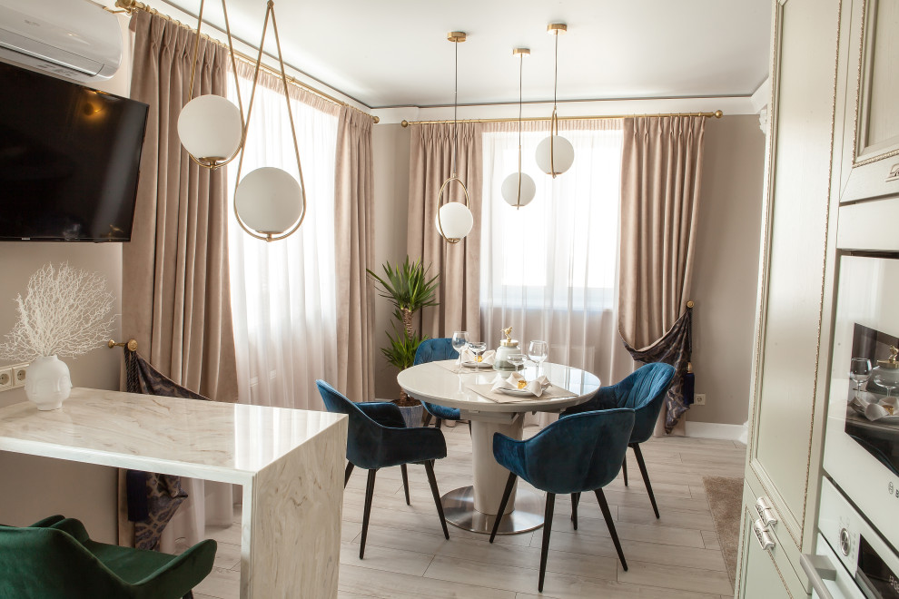 Кухня-столовая в неоклассике.