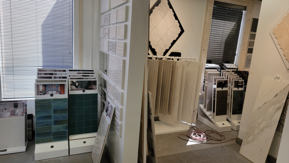 MOD Construction Showroom: Evertops Design Studio